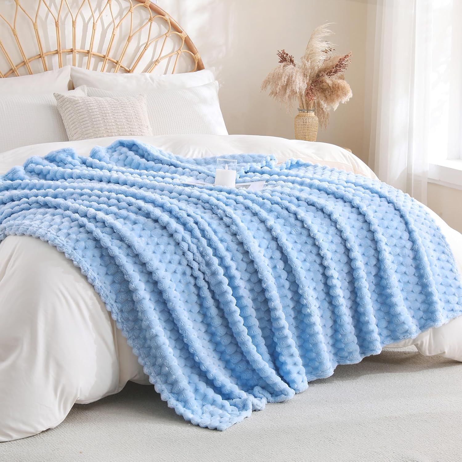 Sky Blue Jacquard Fleece Throw, gallery image 3